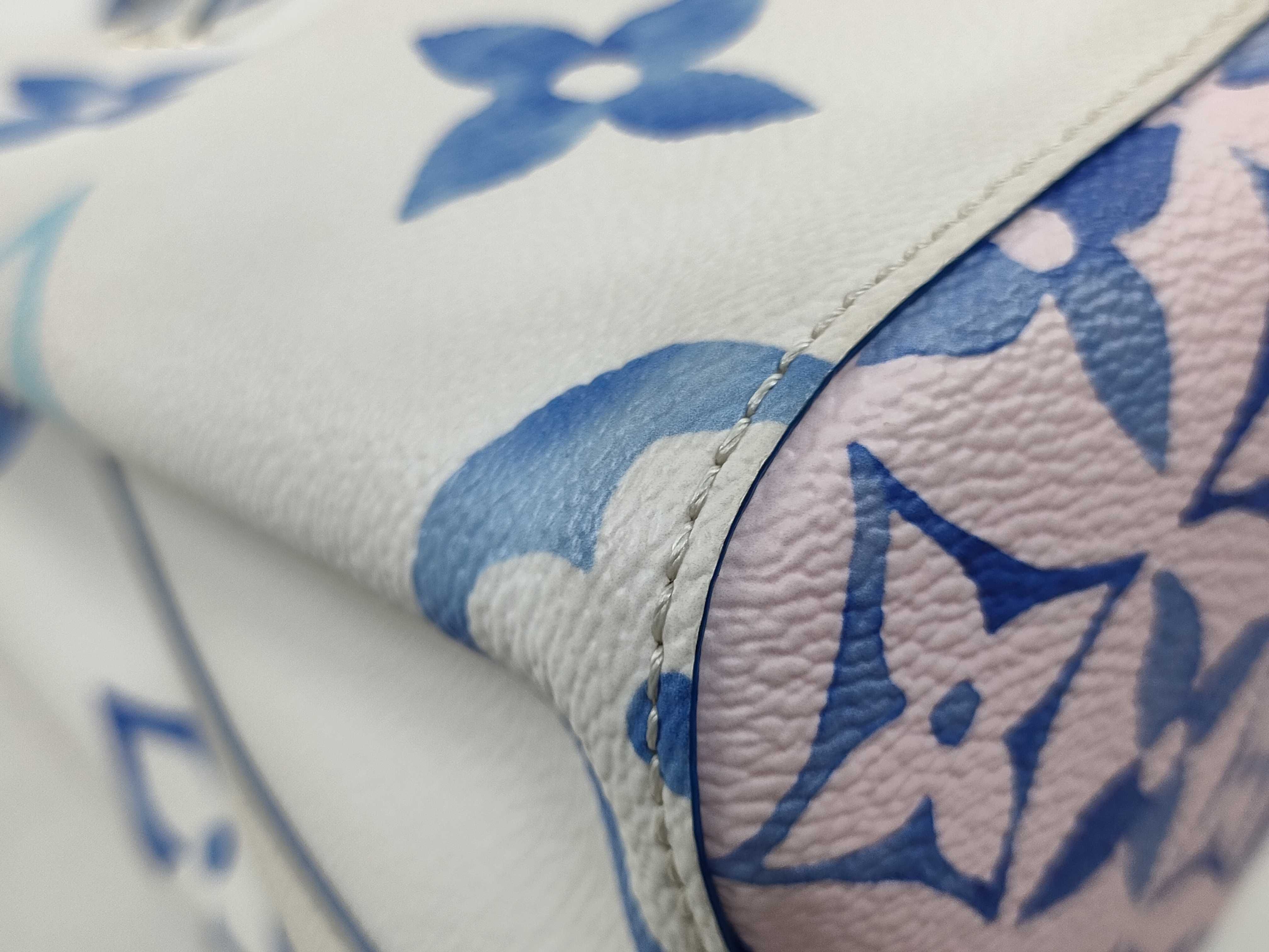 Louis Vuitton NeoNoe, Monogram Giant Watercolor BB