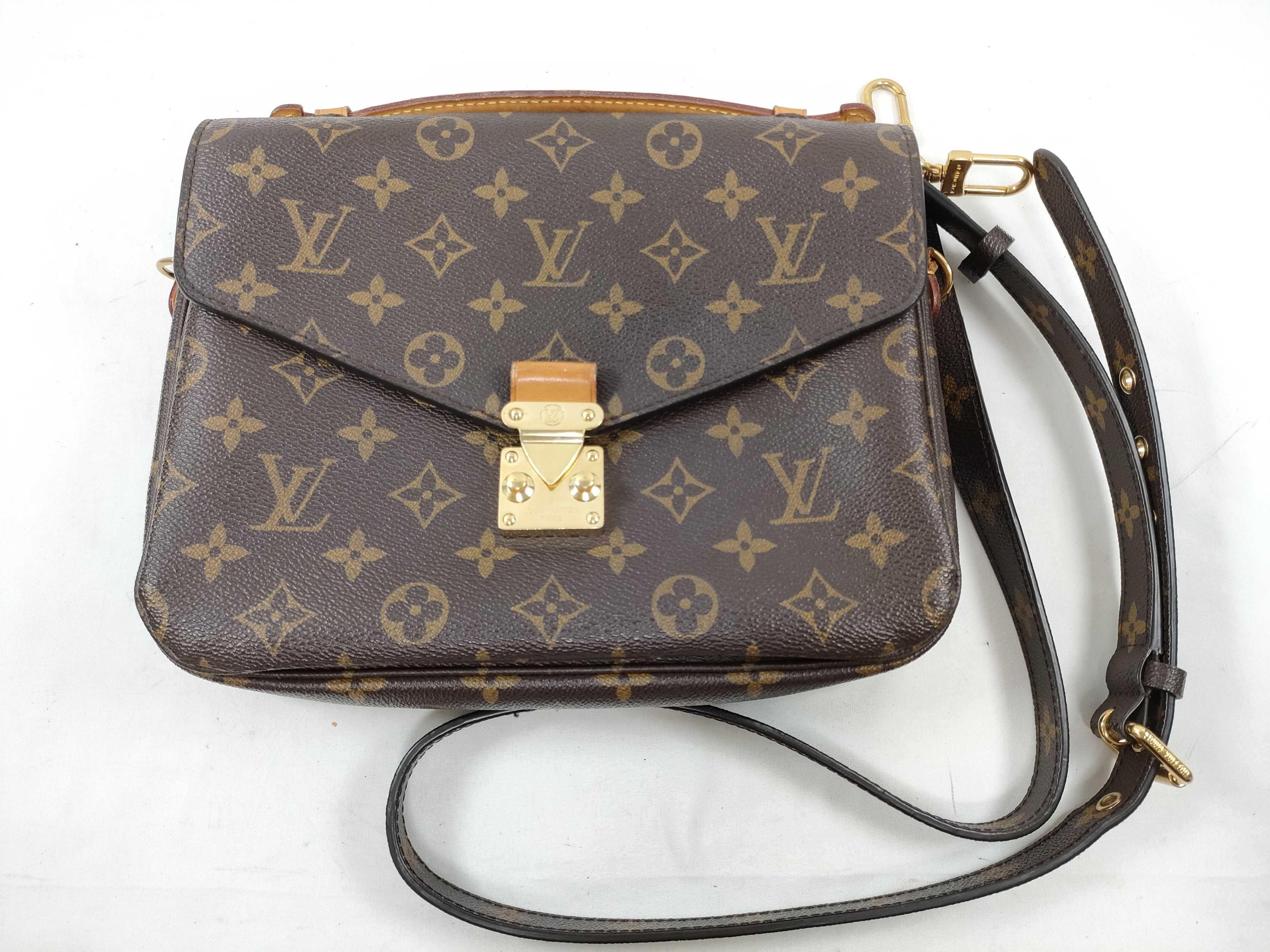 Louis Vuitton Pochette Metis Monogram