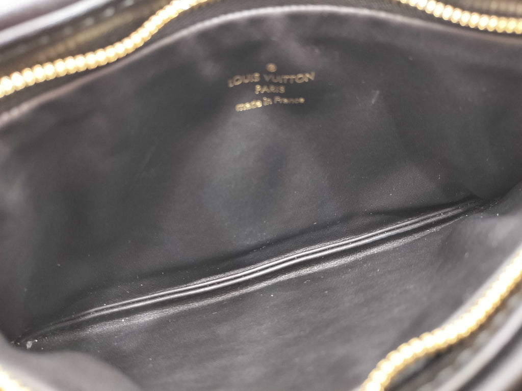 Louis Vuitton Monogram Pochette LV3