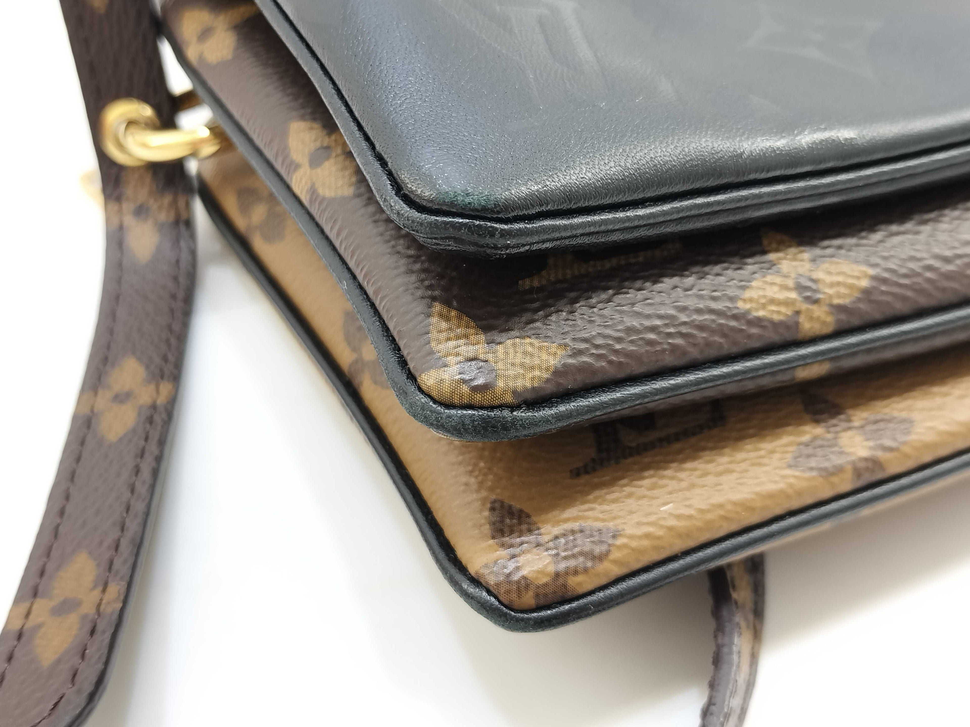 Louis Vuitton Monogram Pochette LV3