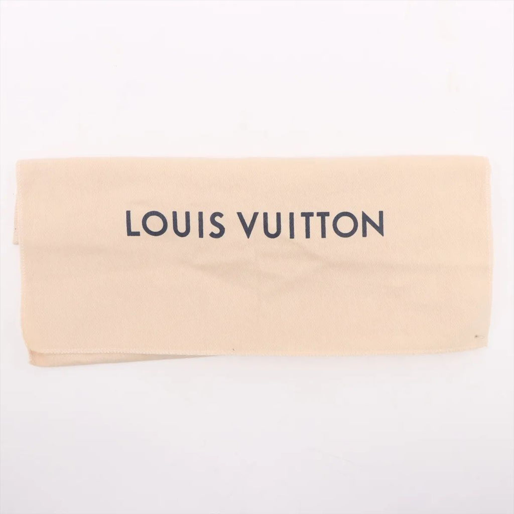 Louis Vuitton OnTheGo OM, Monogram Giant Reverse