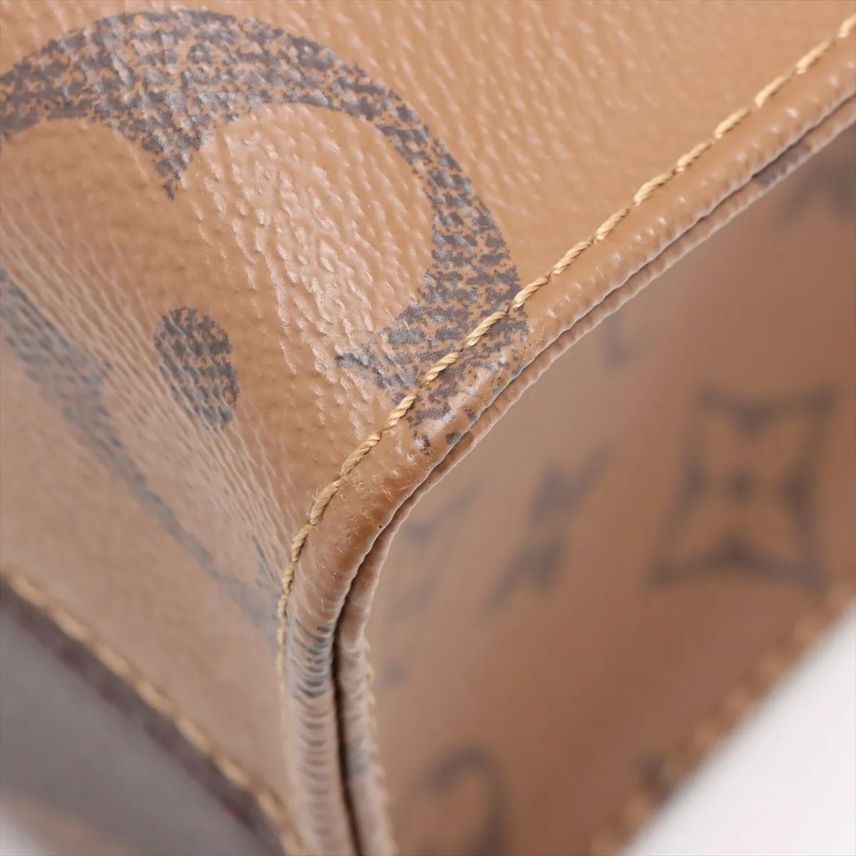 Louis Vuitton OnTheGo OM, Monogram Giant Reverse