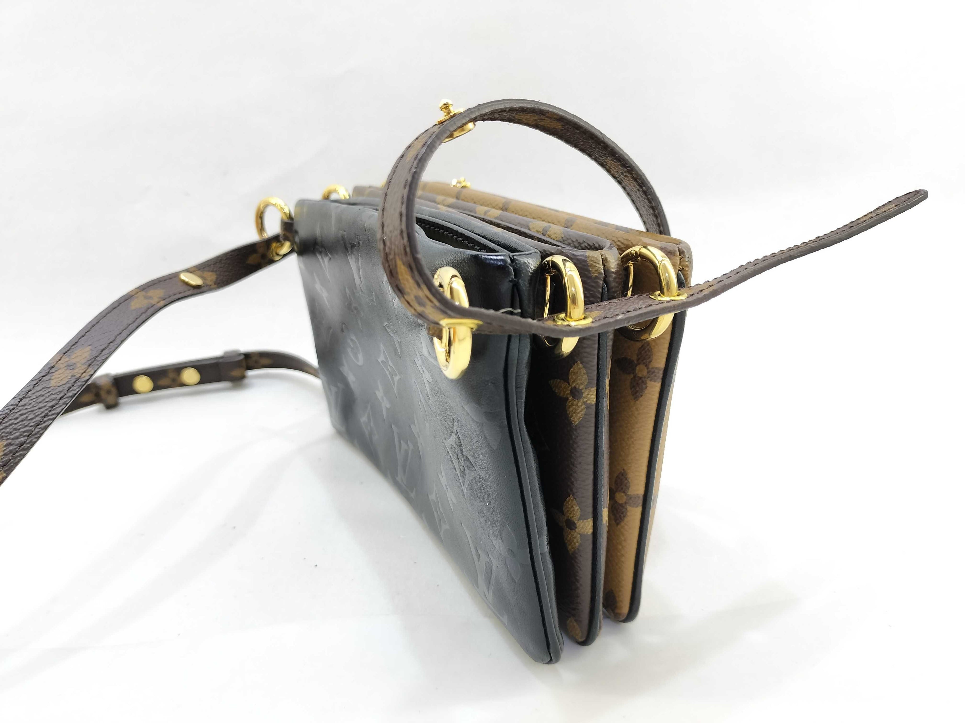 Louis Vuitton Monogram Pochette LV3