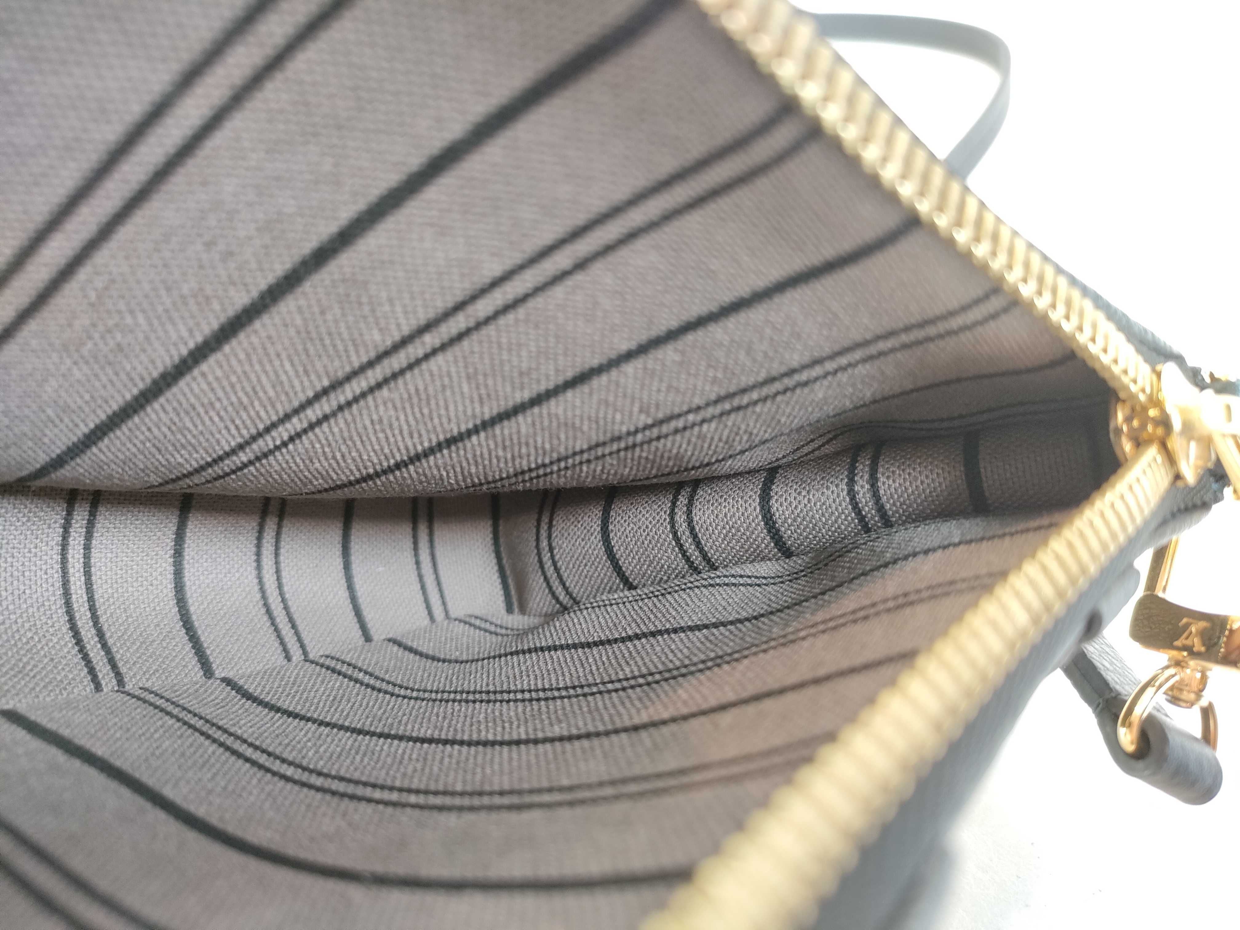 Louis Vuitton Easy Pouch Empreinte Leather Black