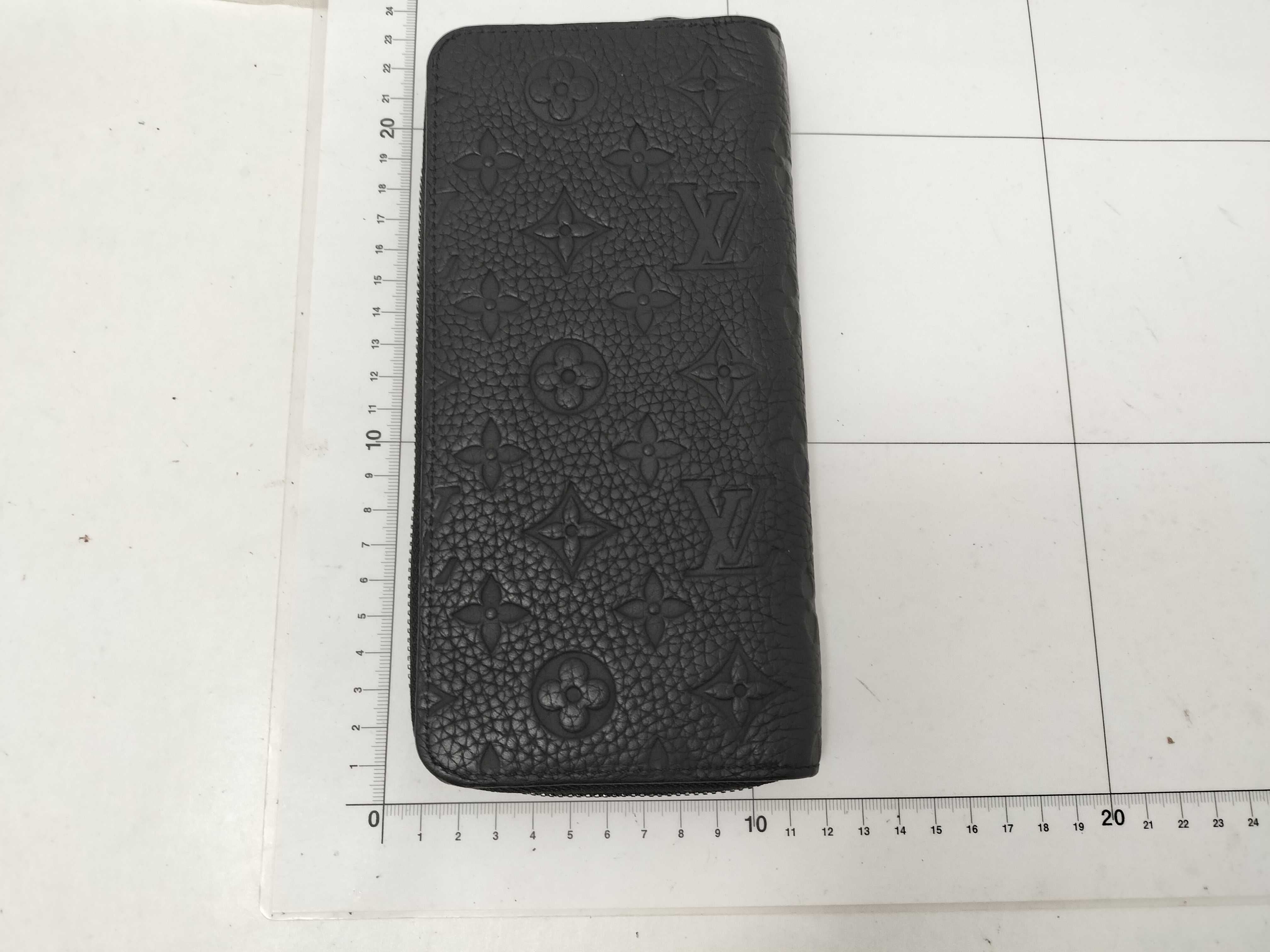 Louis Vuitton Zippy Wallet Taurillon Verticle