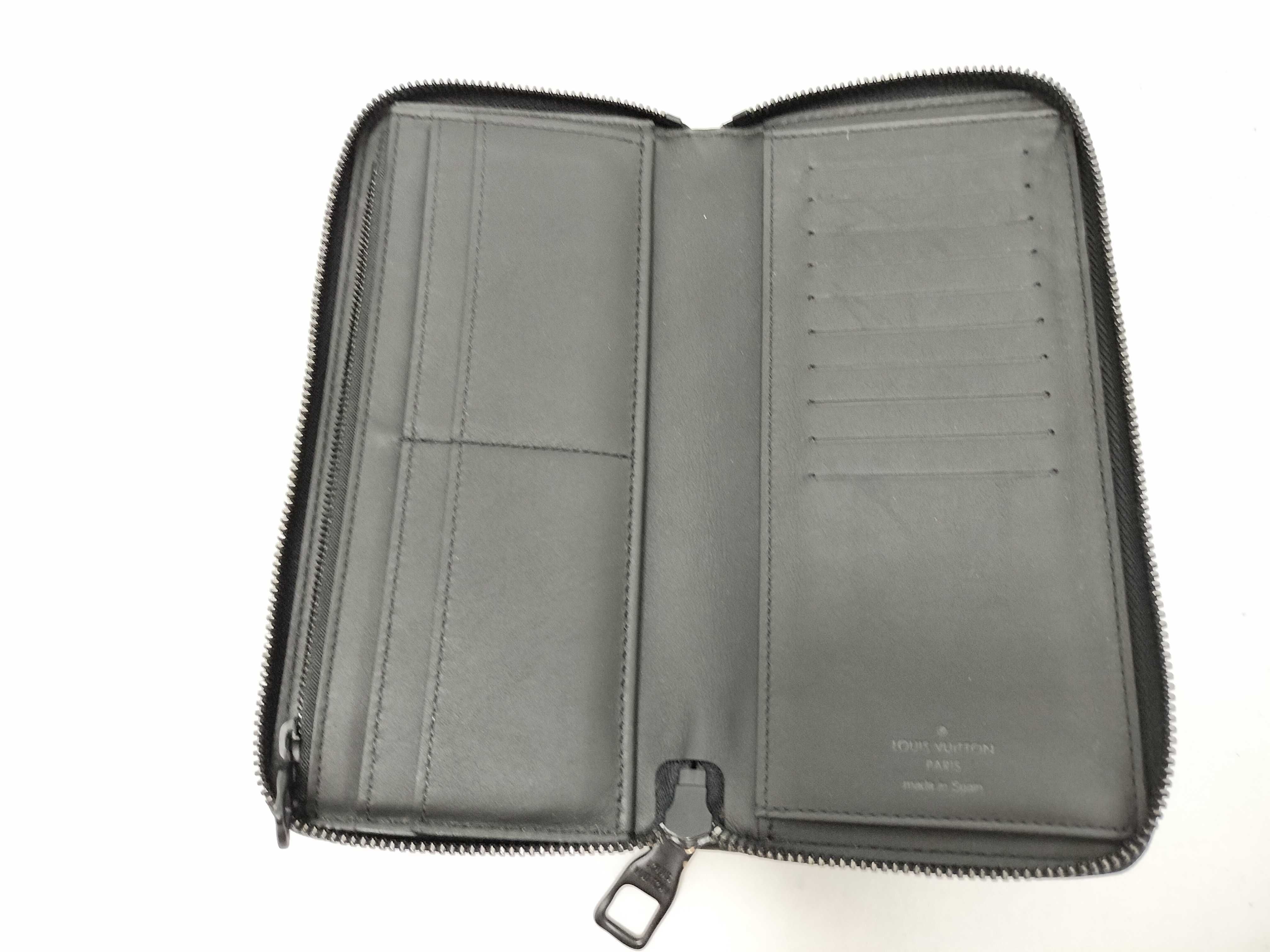 Louis Vuitton Zippy Wallet Taurillon Verticle