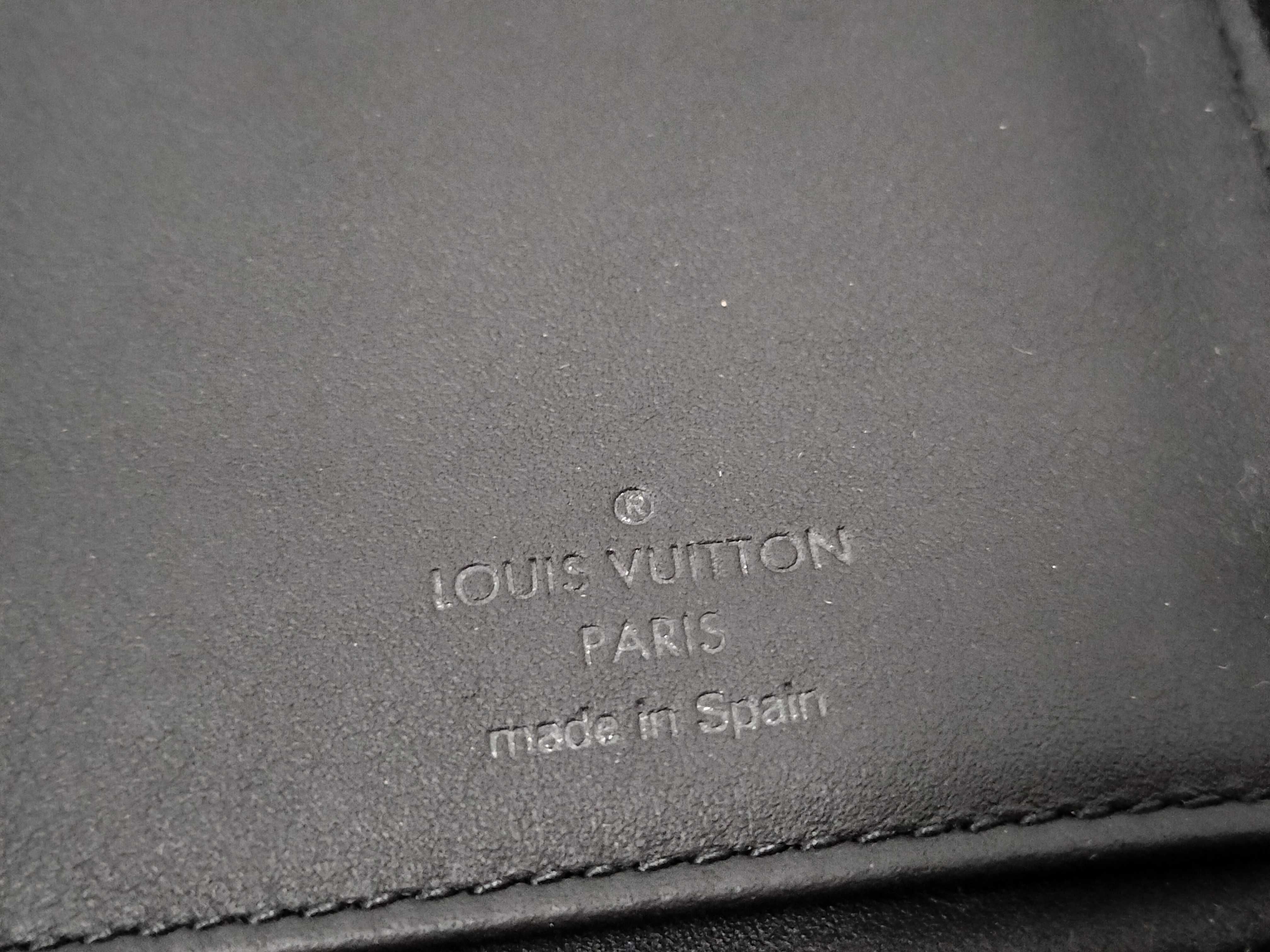 Louis Vuitton Zippy Wallet Taurillon Verticle
