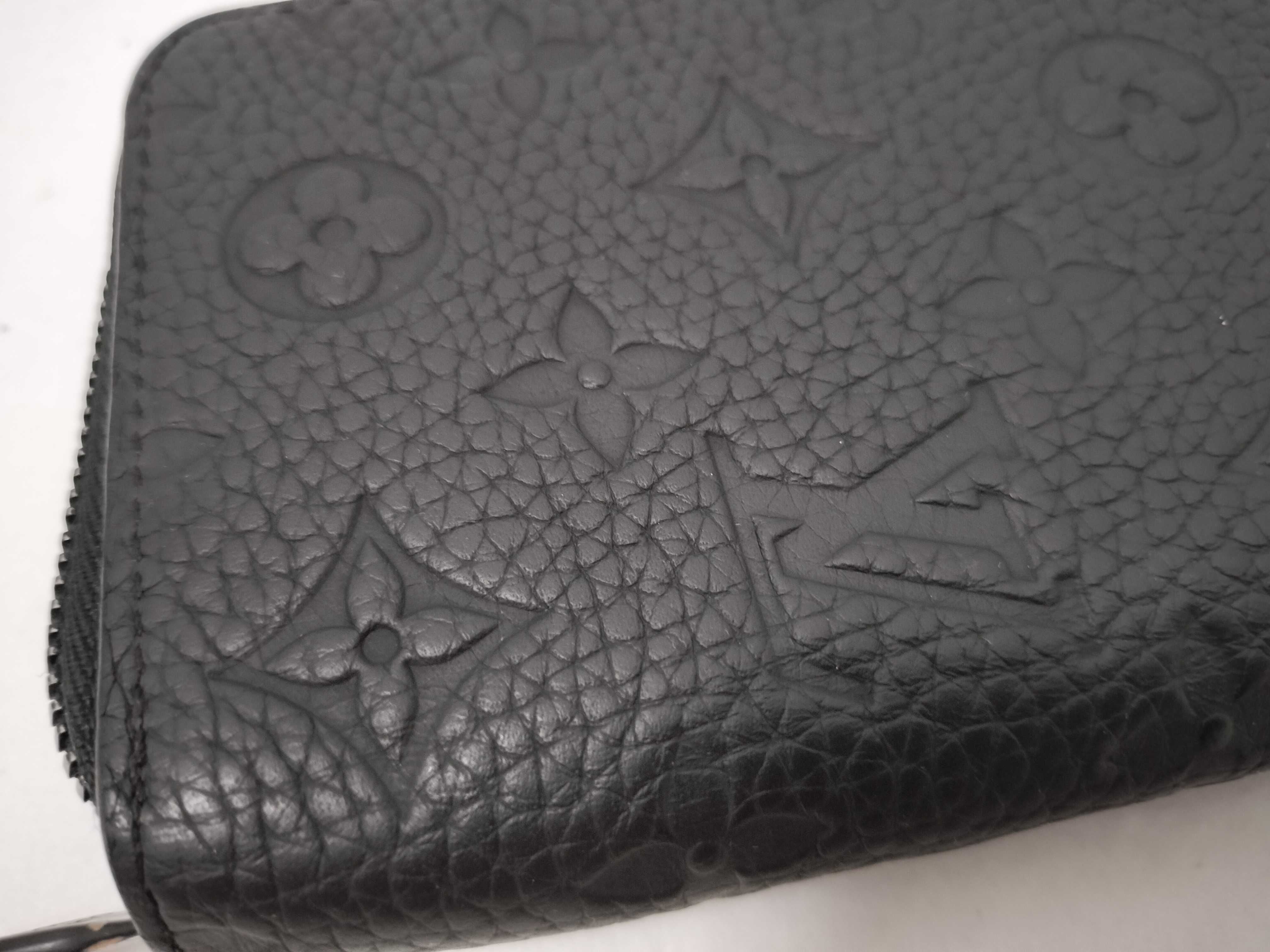 Louis Vuitton Zippy Wallet Taurillon Verticle