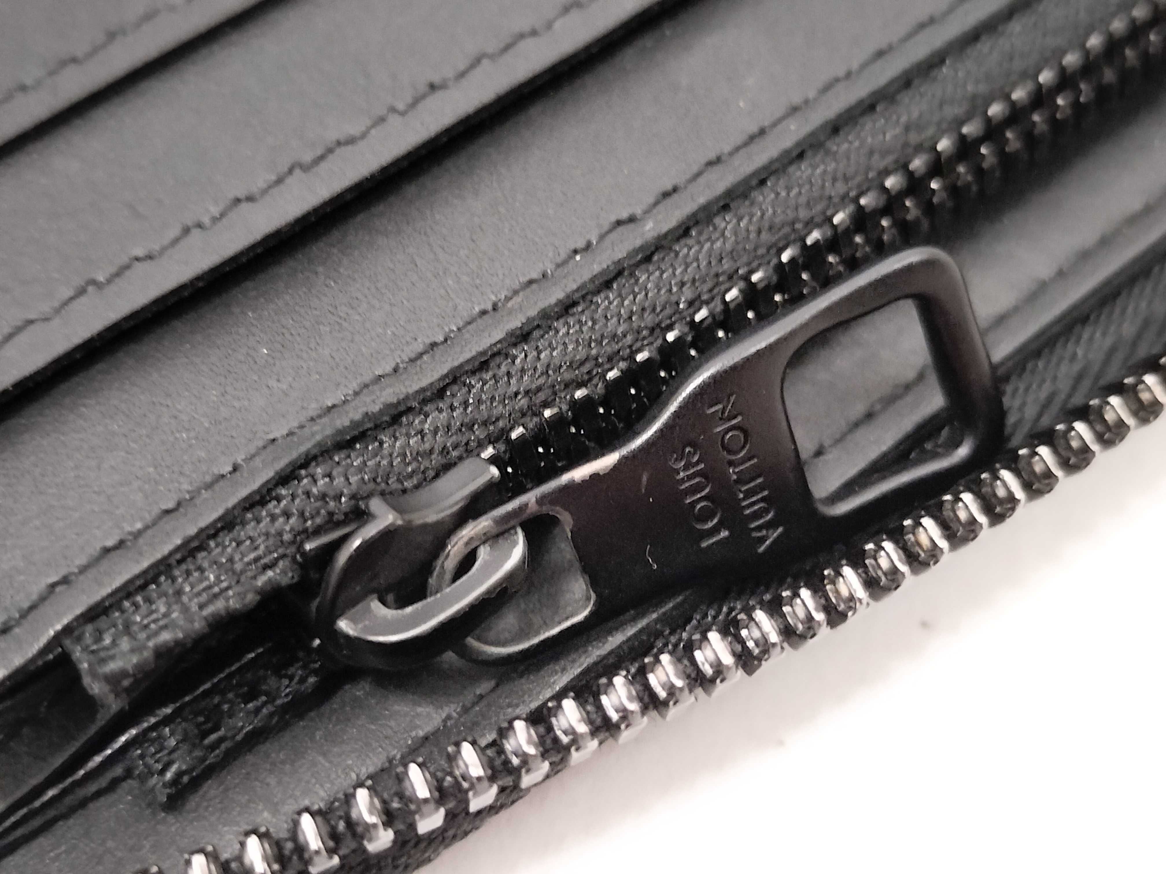 Louis Vuitton Zippy Wallet Taurillon Verticle