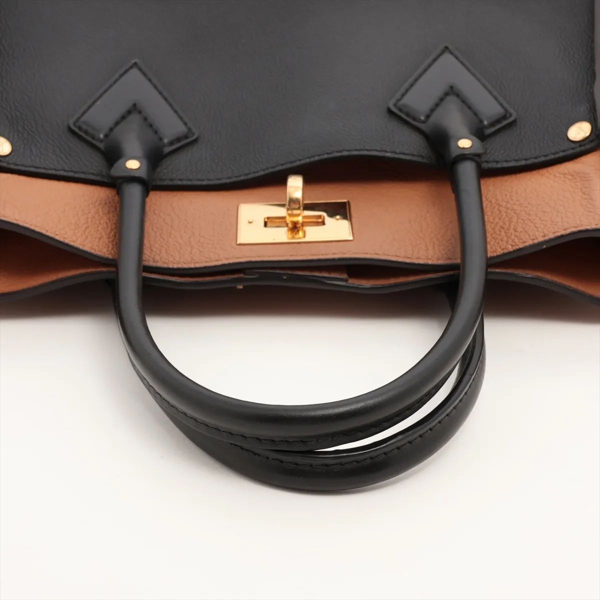 Louis Vuitton On My Side MM, Calf Leather Black