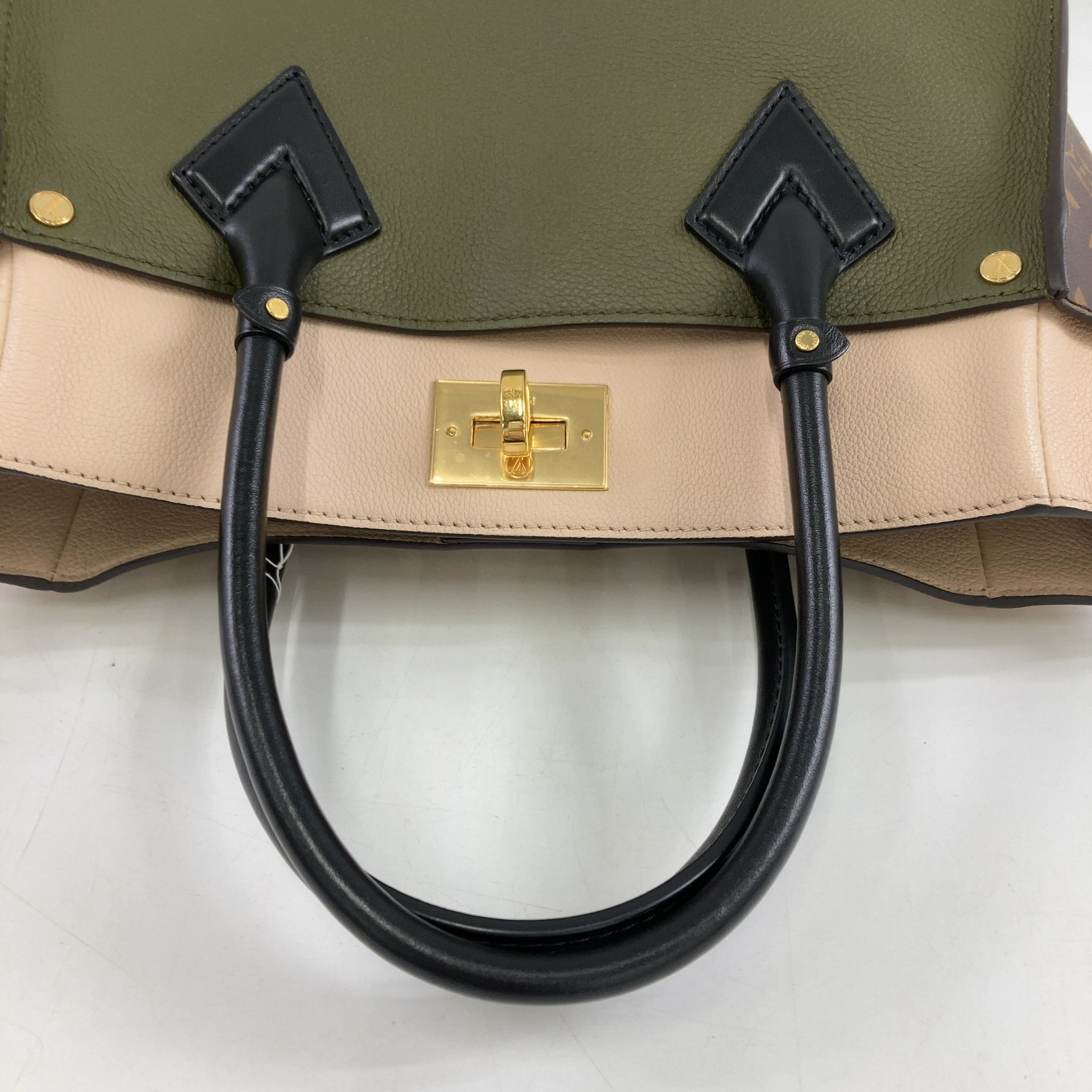 Louis Vuitton On My Side MM, Calf Leather Olive