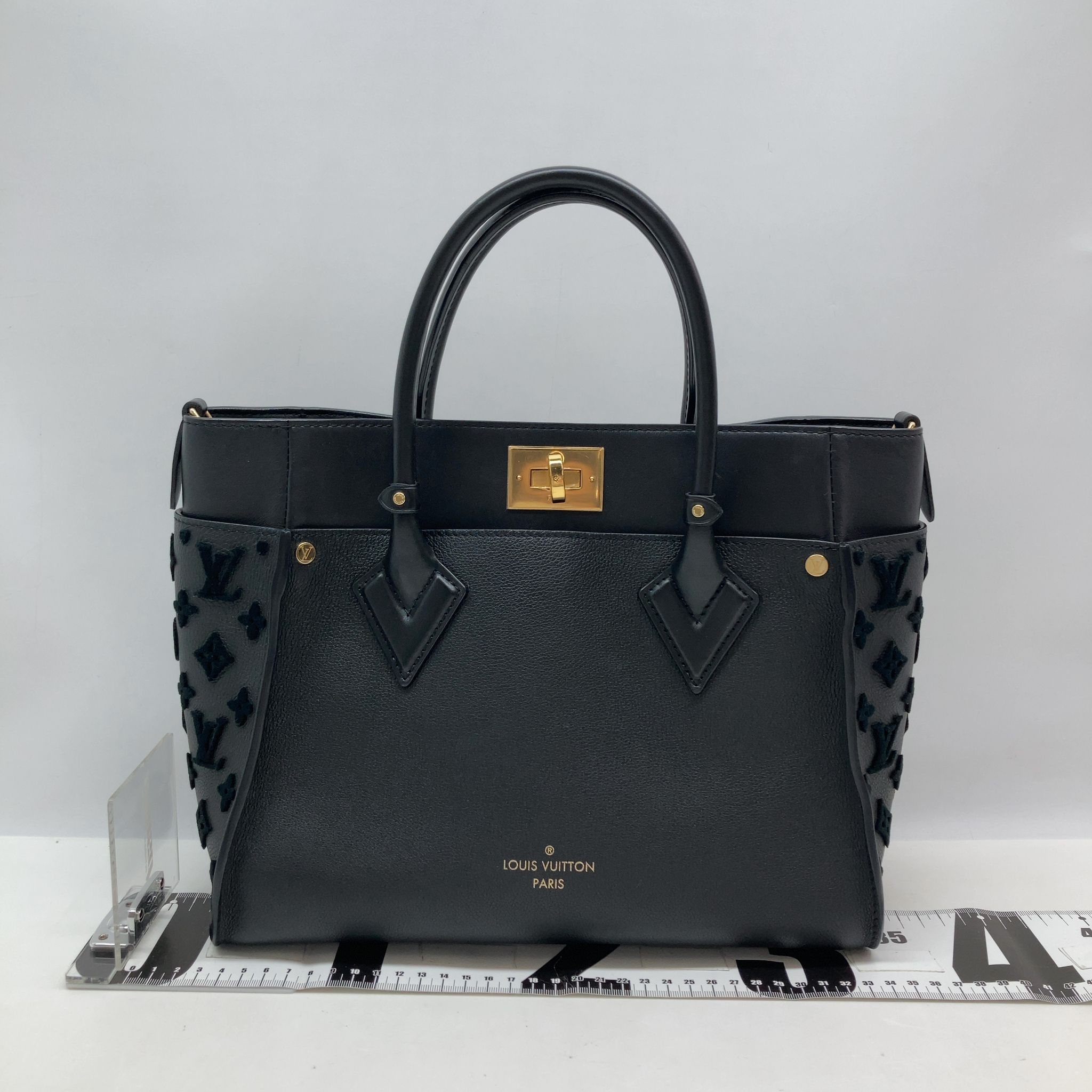 Louis Vuitton On My Side MM, Calf Leather Black