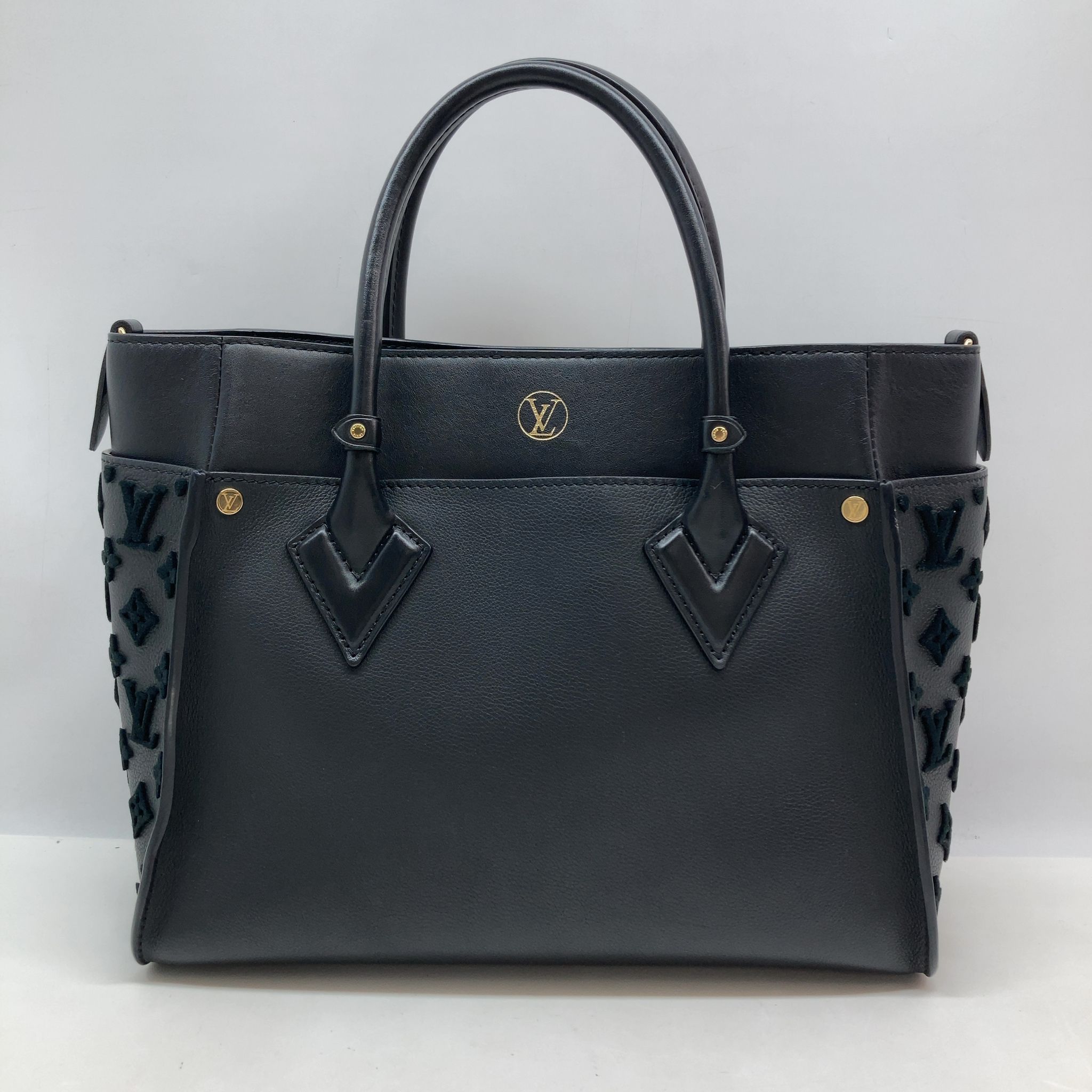 Louis Vuitton On My Side MM, Calf Leather Black