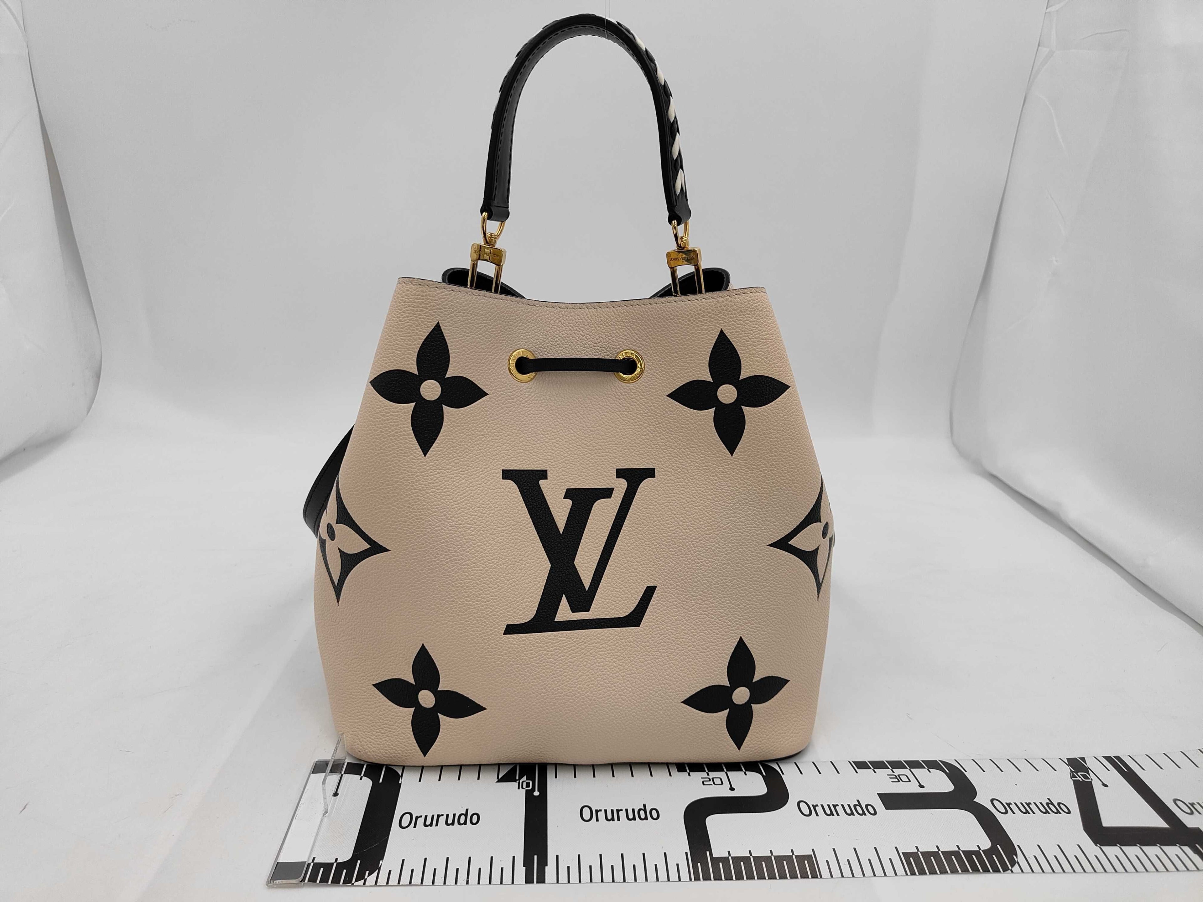 Louis Vuitton NéoNoé MM, Empreinte Giant Crafty Bicolor (LIMITED EDITION)