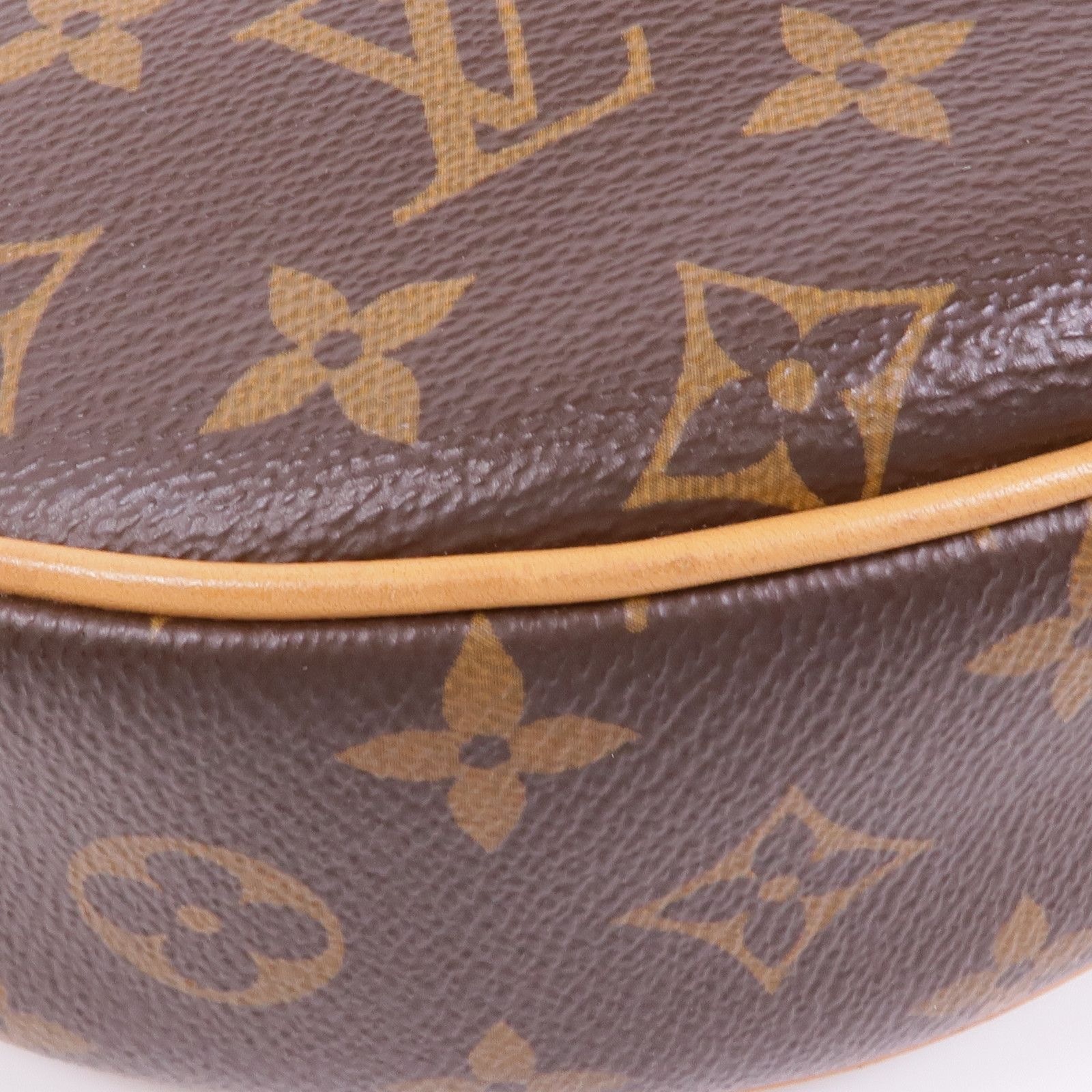 Louis Vuitton Loop, Monogram Cond: AB