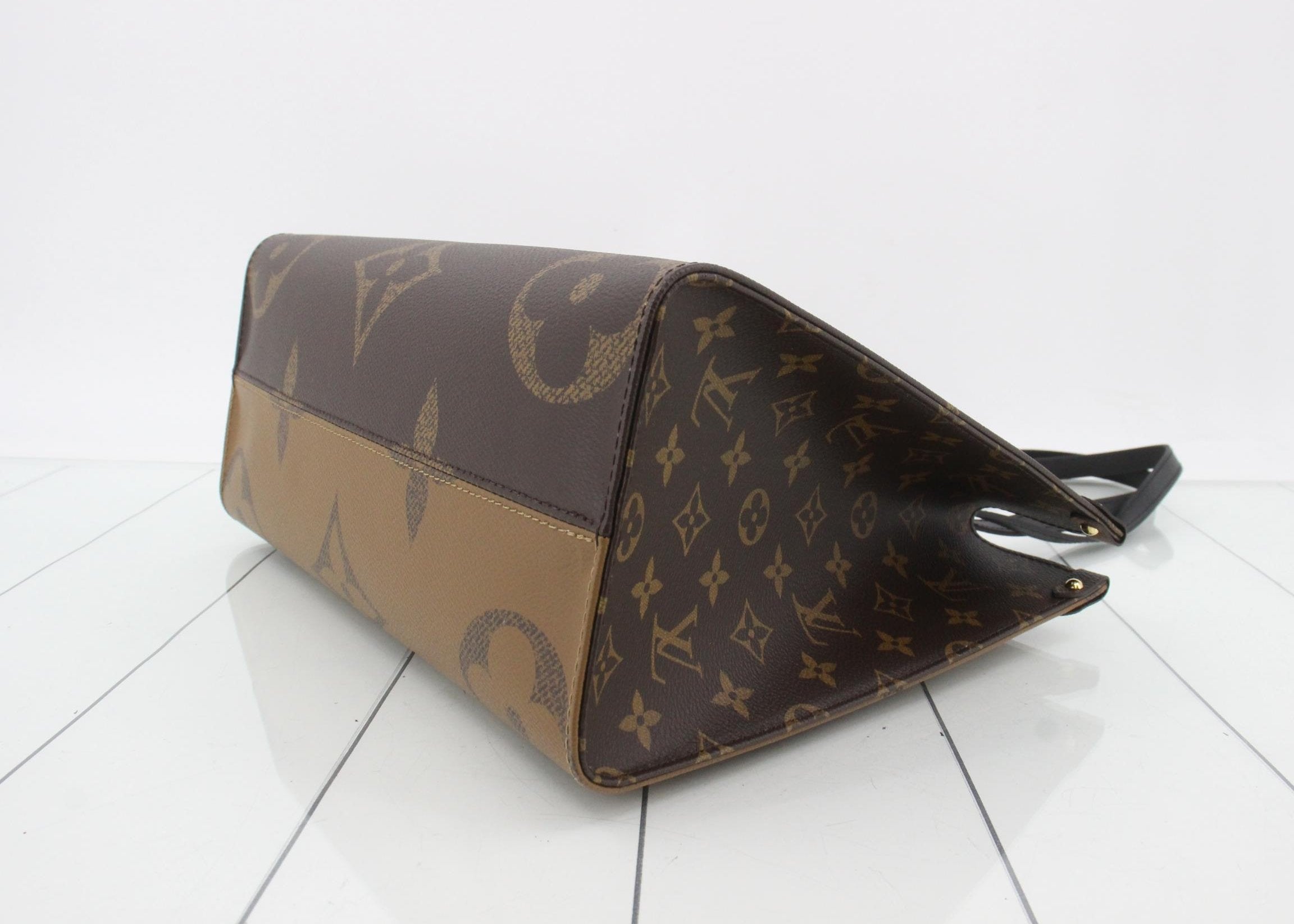 Louis Vuitton OntheGo NM MM Monogram Giant