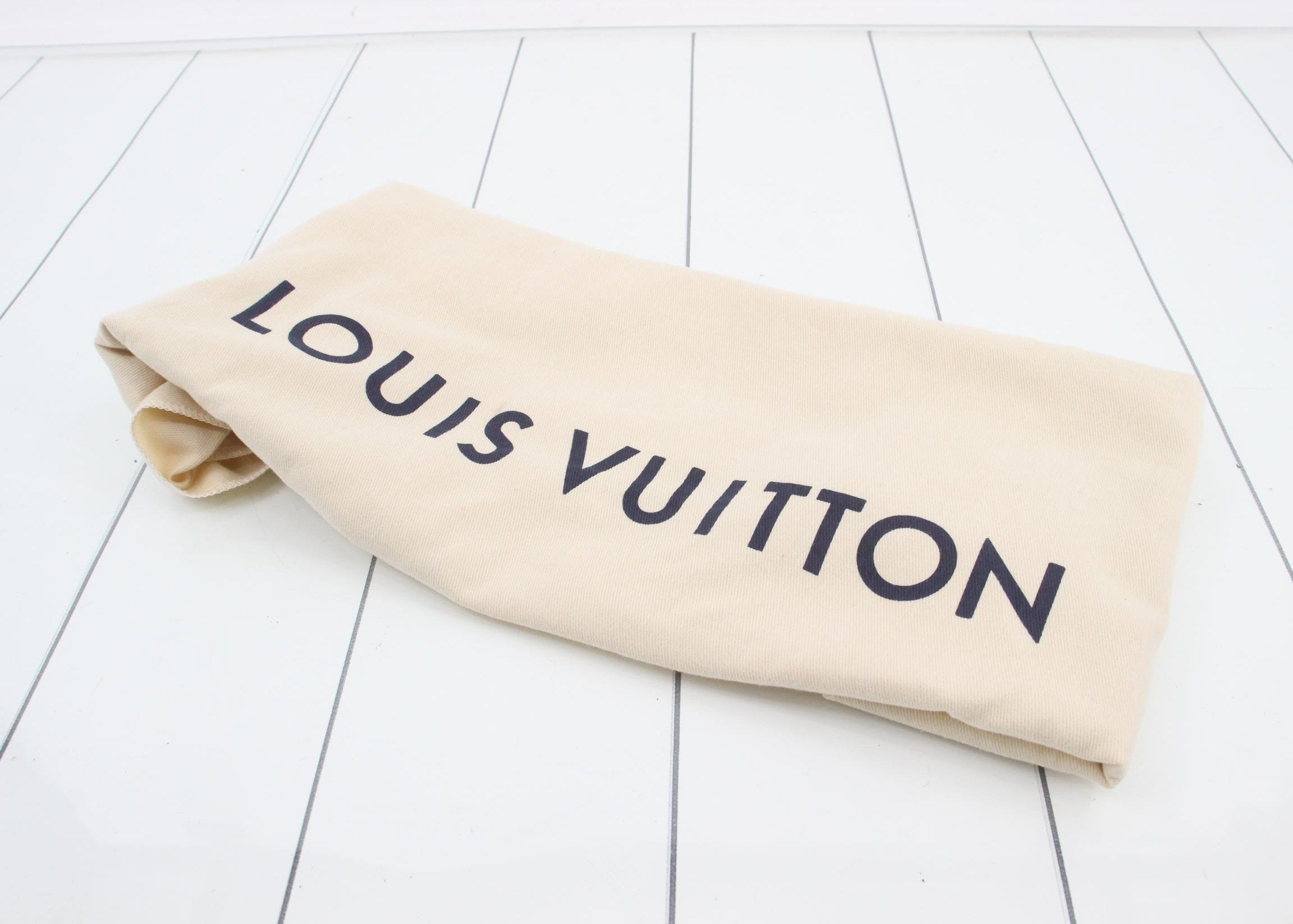Louis Vuitton OntheGo NM MM Monogram Giant
