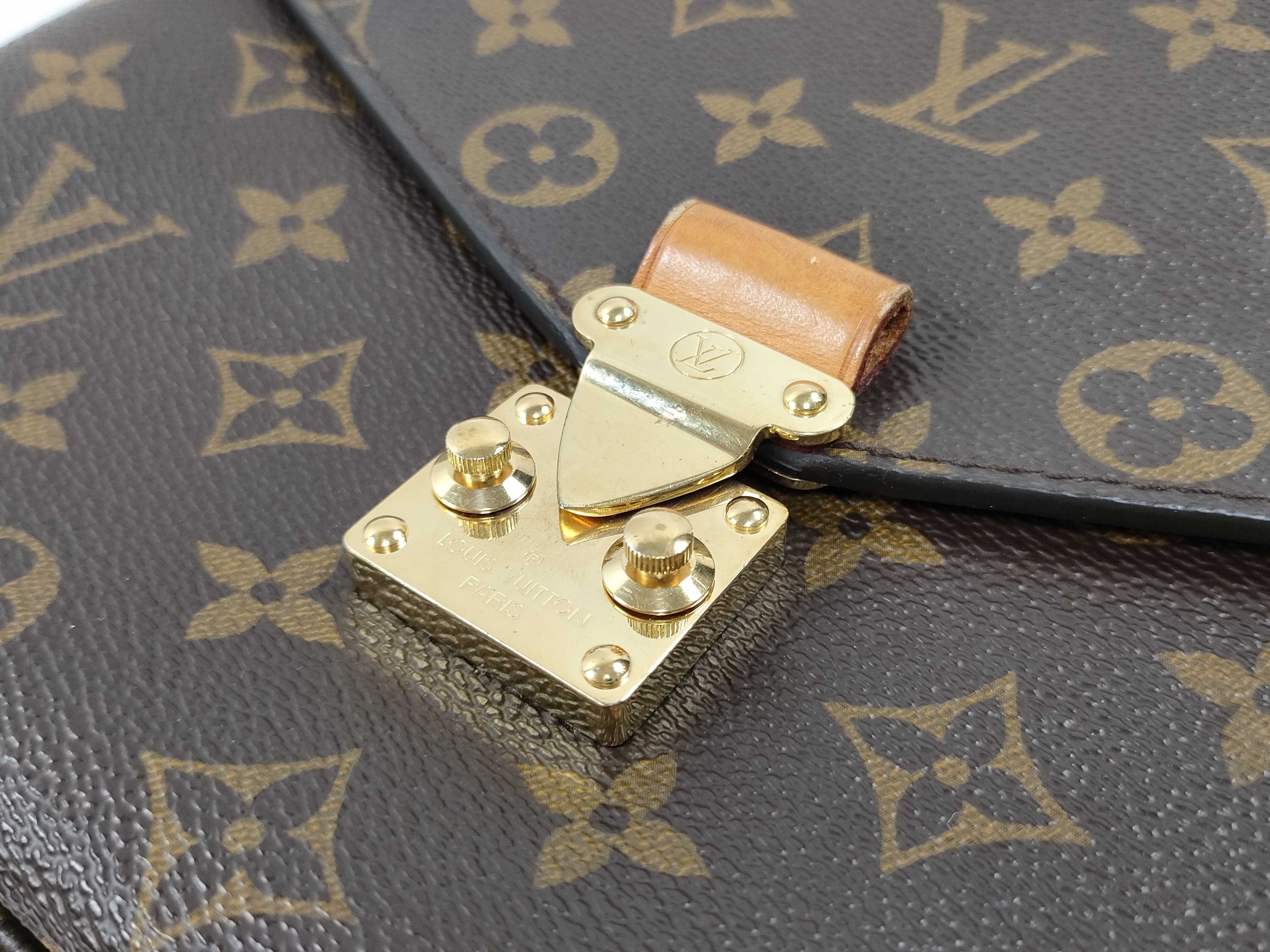 Louis Vuitton Pochette Metis Monogram