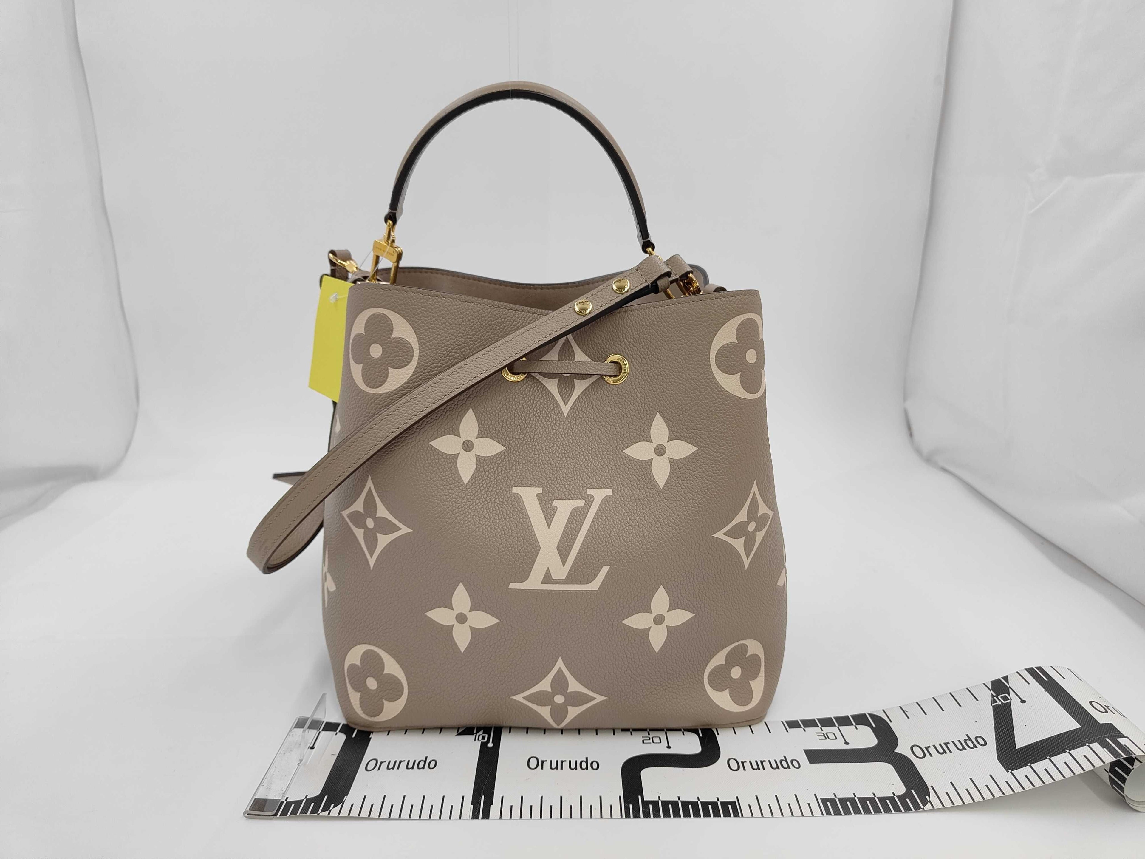 Louis Vuitton NeoNoe, Empreinte Monogram Giant Bicolor