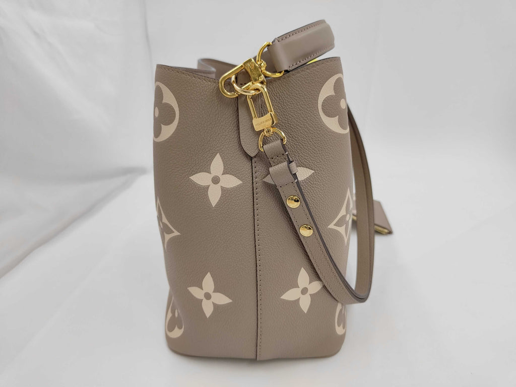 Louis Vuitton NeoNoe, Empreinte Monogram Giant Bicolor
