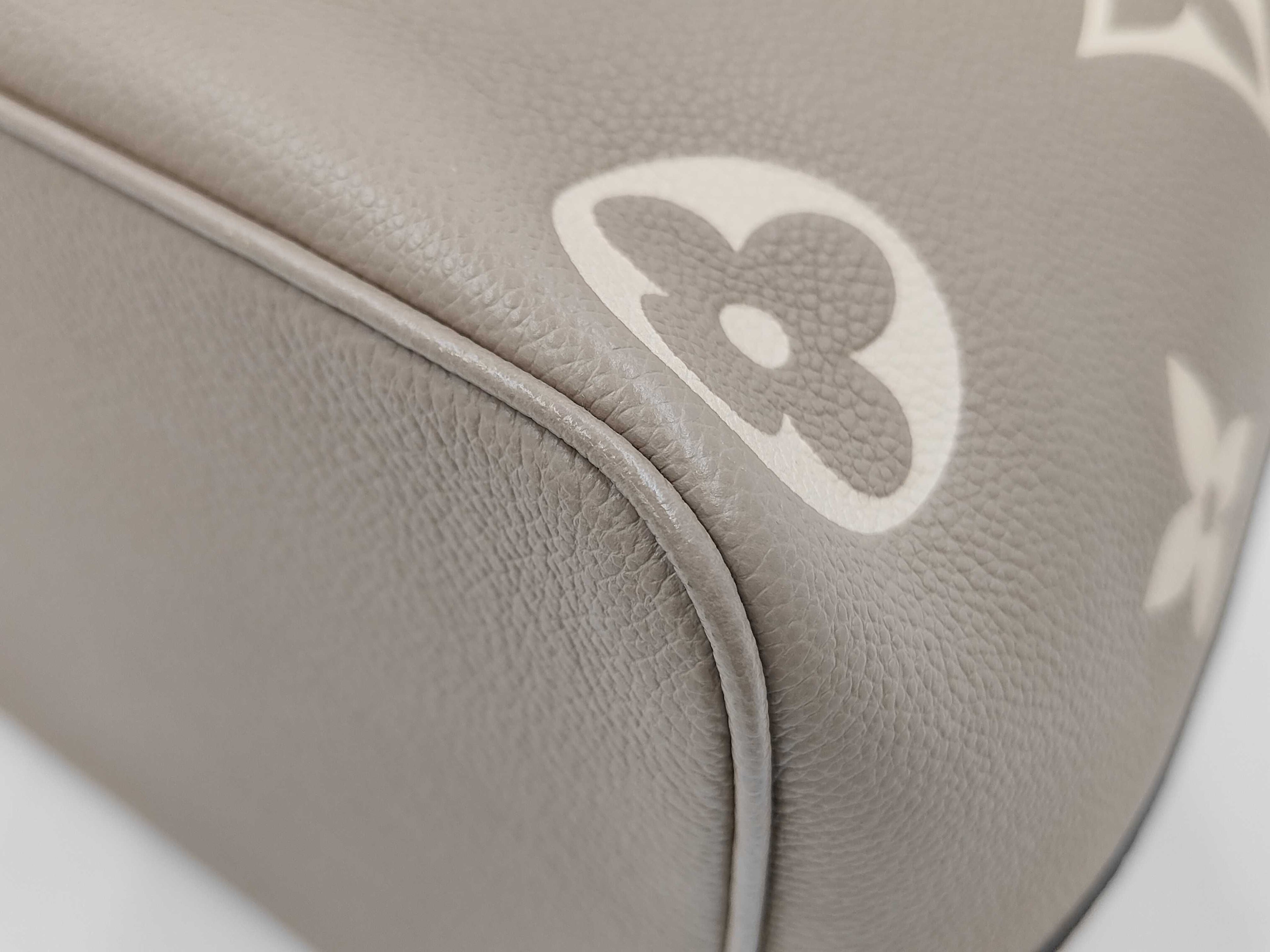 Louis Vuitton NeoNoe, Empreinte Monogram Giant Bicolor