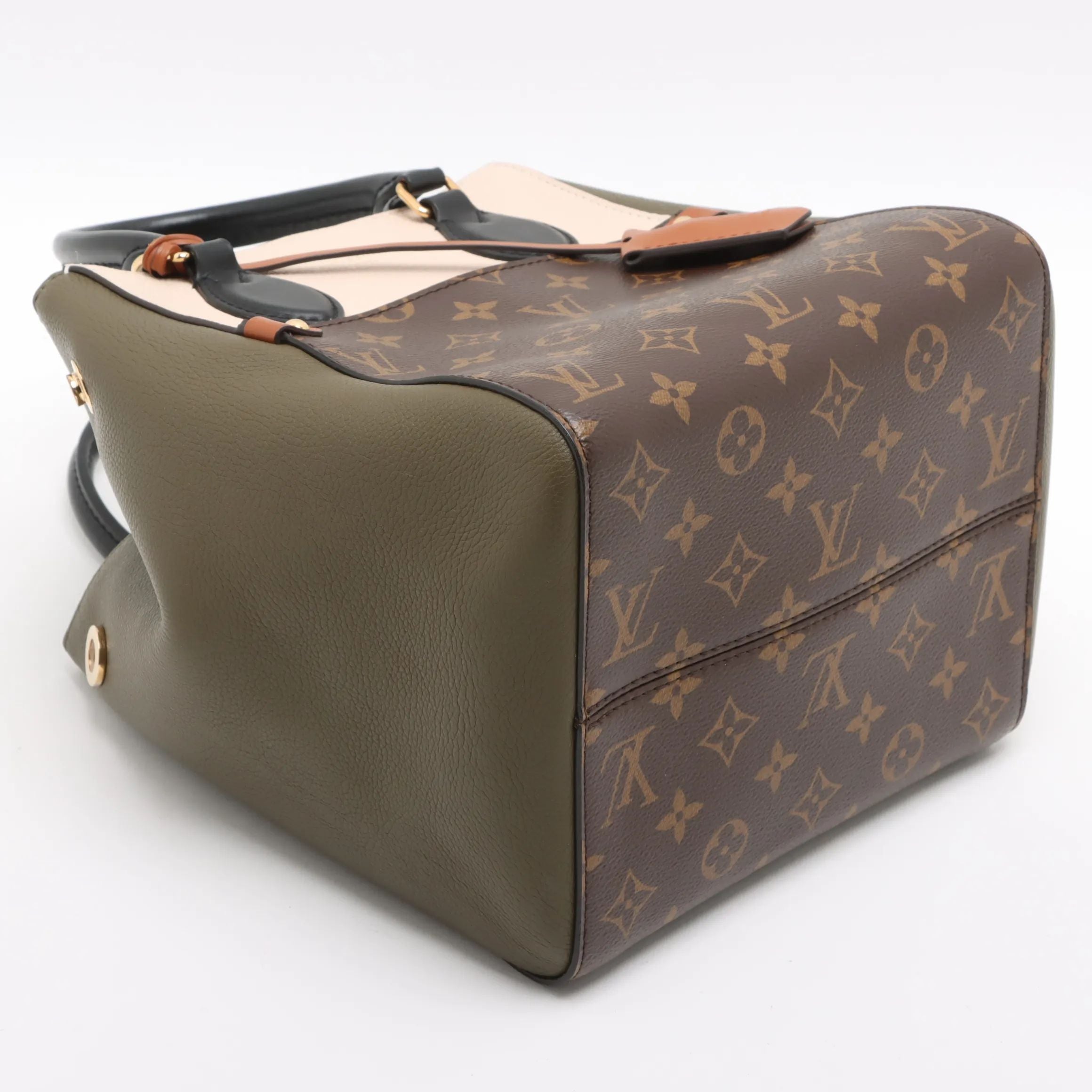 Louis Vuitton
Monogram Fold Tote Pm Brown X Beige Khaki