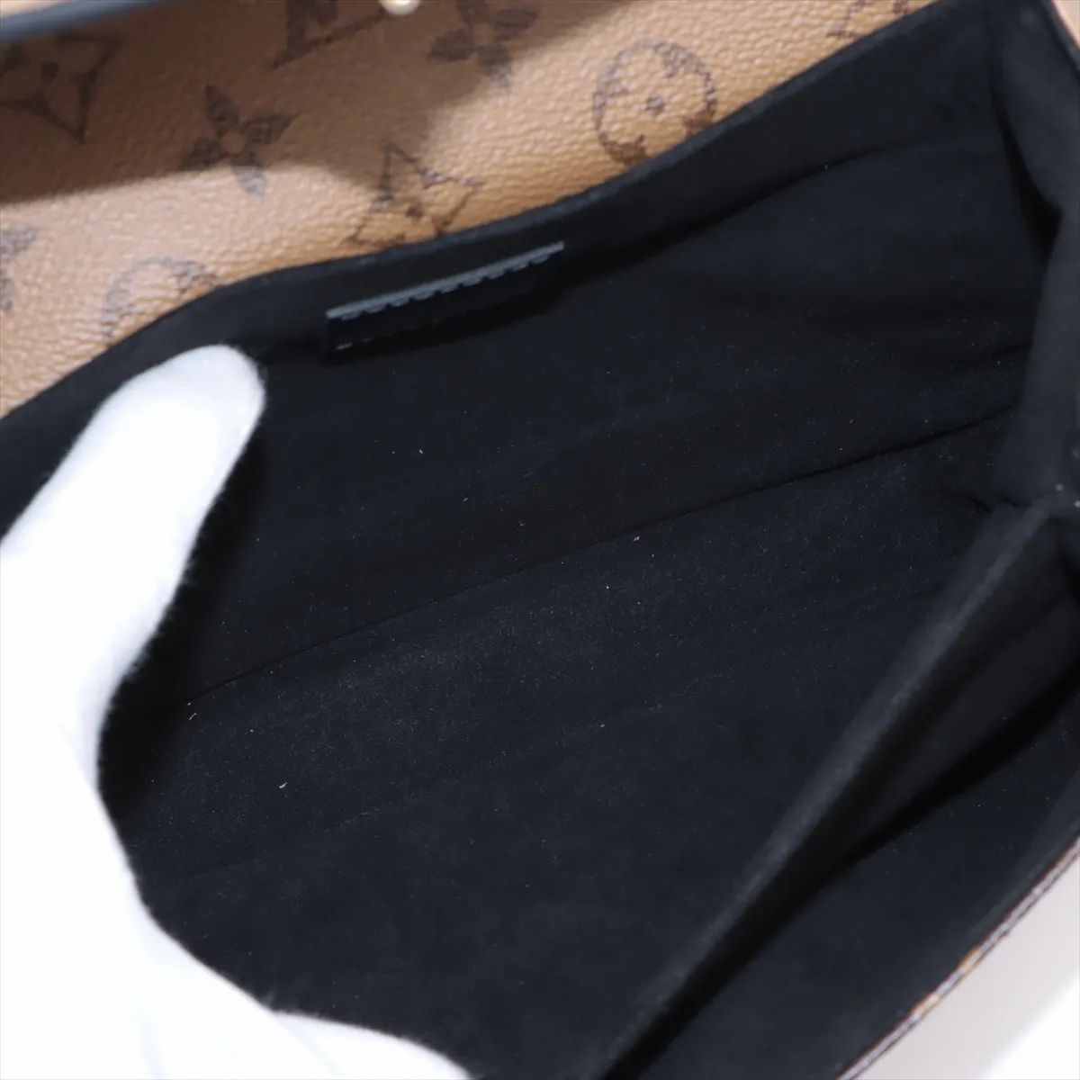 Louis Vuitton Pochette Metis, Monogram Reverse