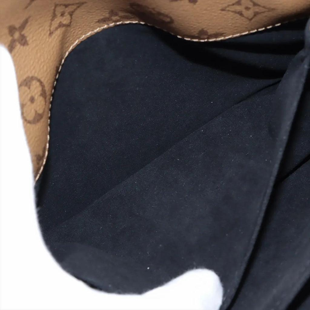 Louis Vuitton Pochette Metis, Monogram Reverse