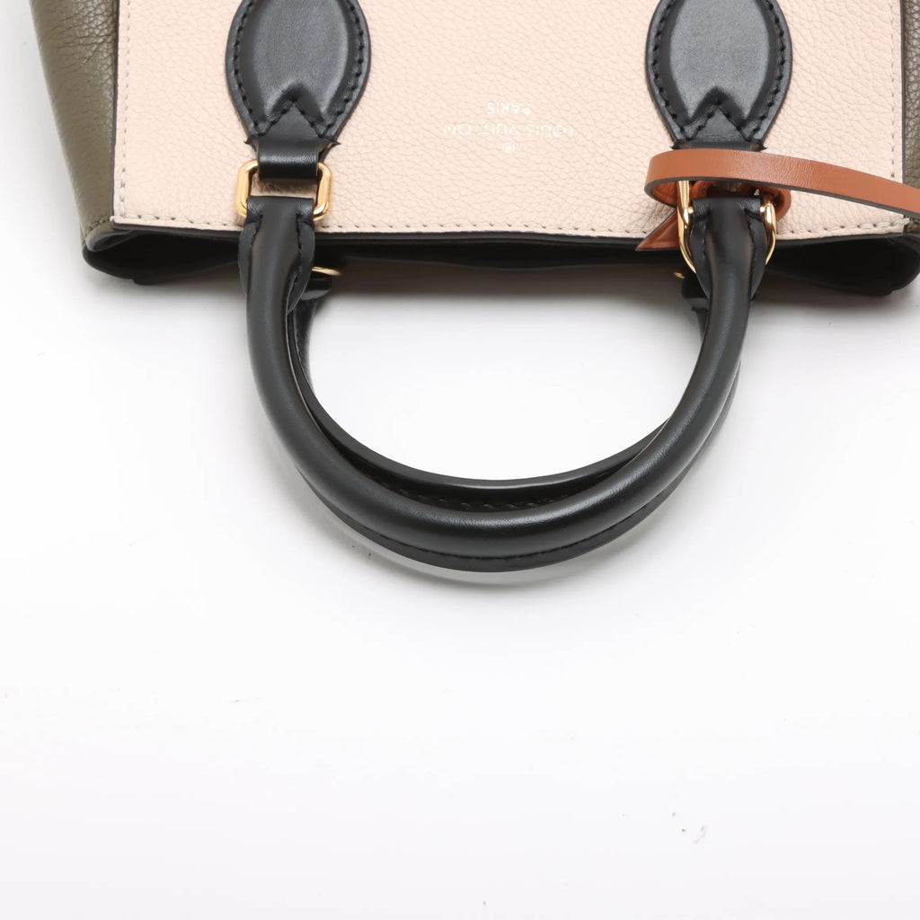 Louis Vuitton
Monogram Fold Tote Pm Brown X Beige Khaki