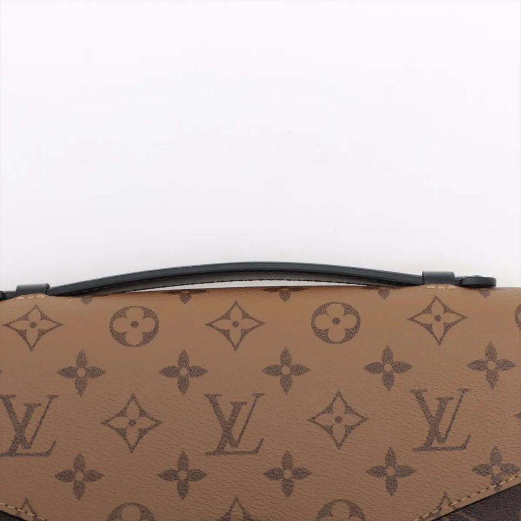 Louis Vuitton Pochette Metis, Monogram Reverse