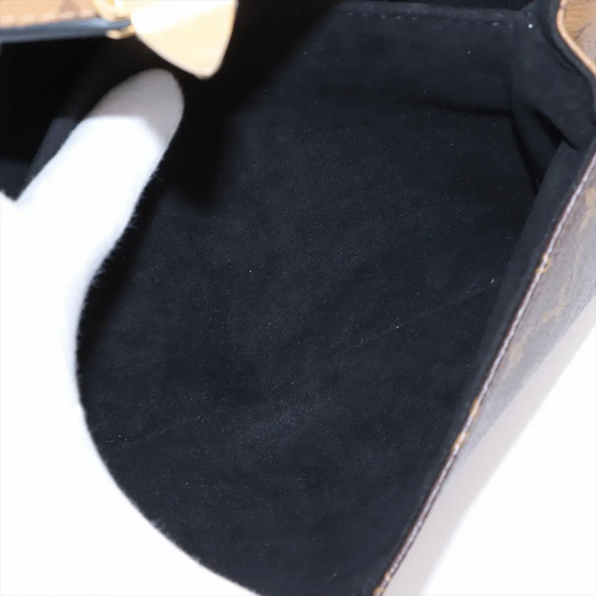 Louis Vuitton Pochette Metis, Monogram Reverse
